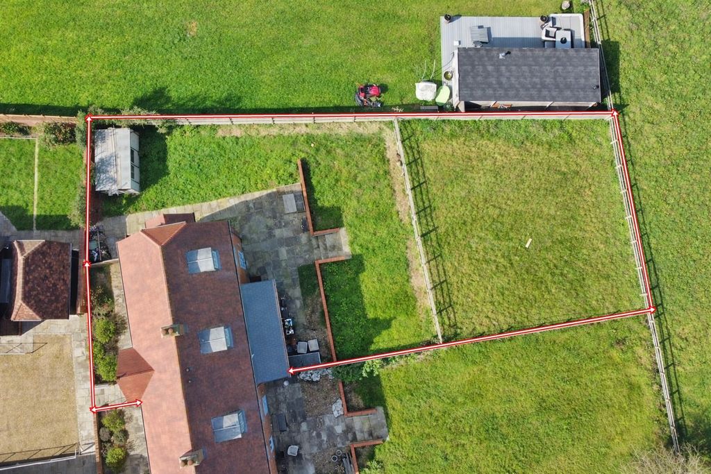 Property photo 3 of 29 4449926