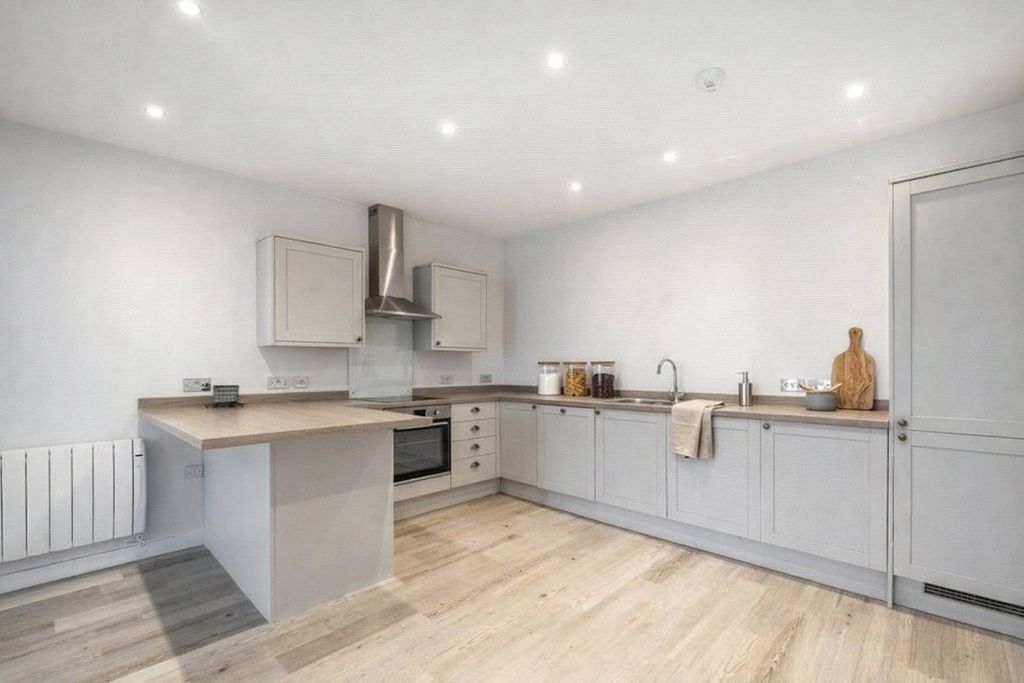 Property photo 3 of 10 Picture No. 28