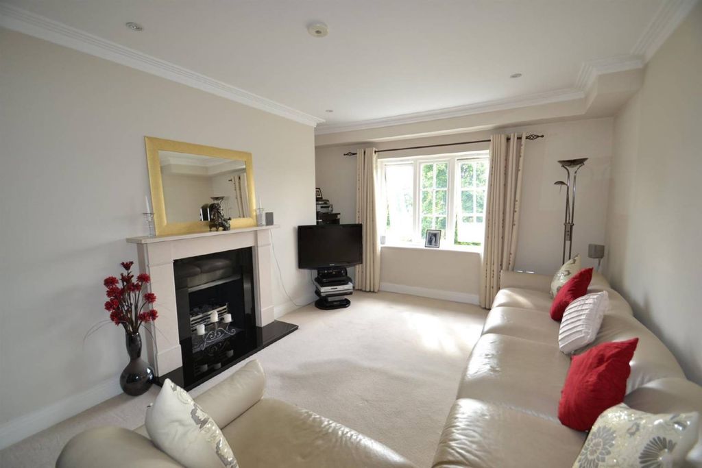 Property photo 2 of 10 Photo