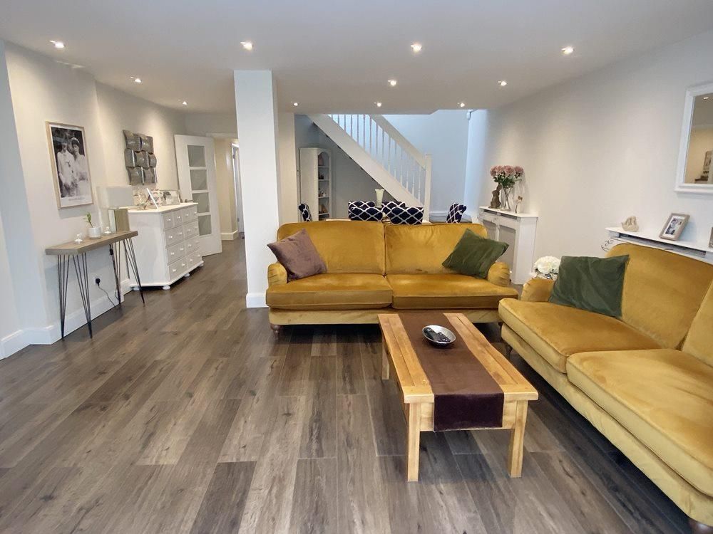 Property photo 2 of 14 Sitting Room.Jpg