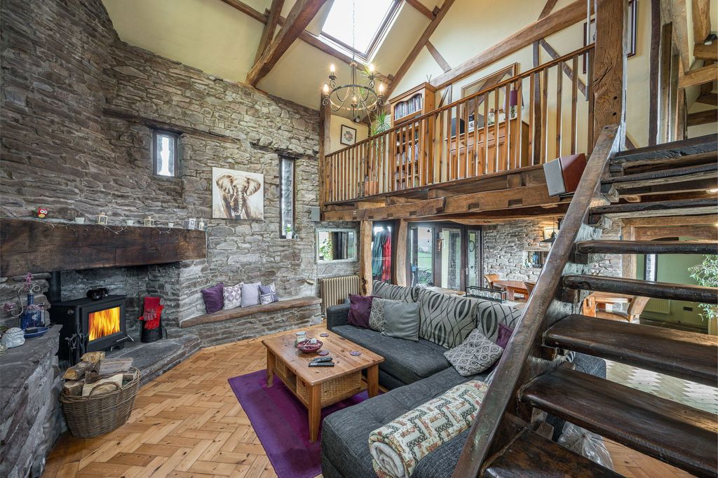 Property photo 3 of 63