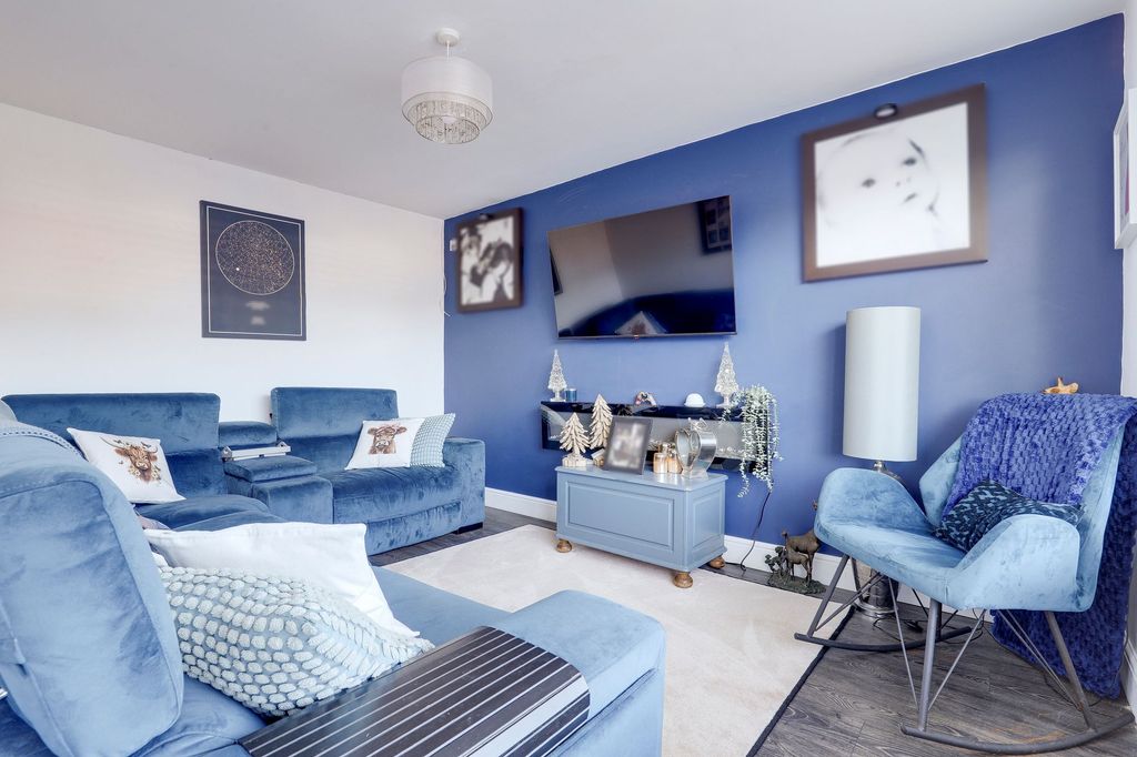 Property photo 2 of 29