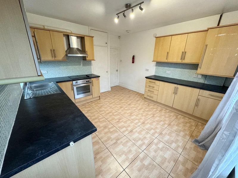 Property photo 3 of 10 Photo 4