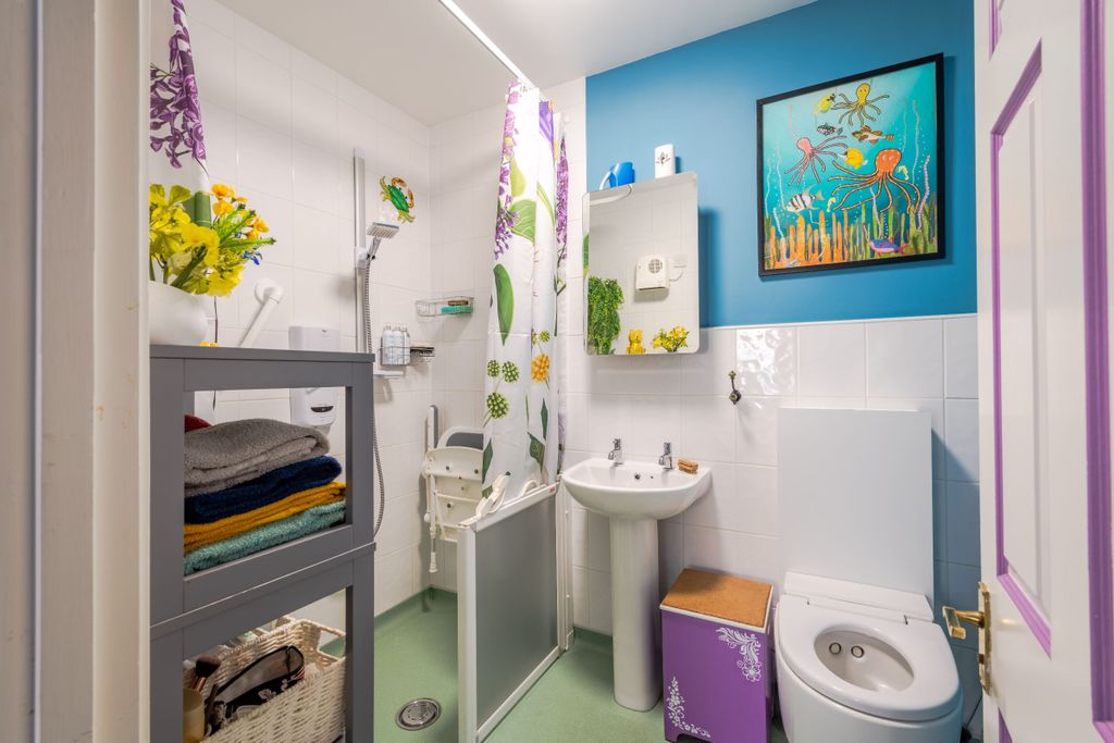 Additional image 11 of 1 bed flat for saleImperial Court, Lynton EX35