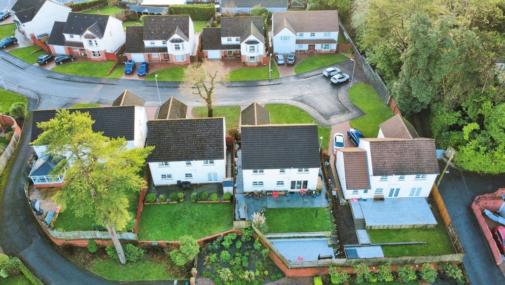 Property photo 3 of 35