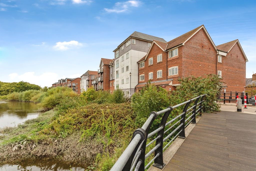 Additional image 15 of 2 bed flat for saleNew Crane Street, Chester CH1