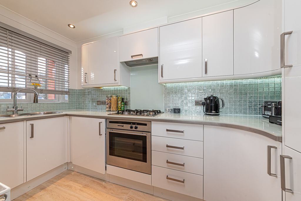 Property photo 2 of 15 Kitchen