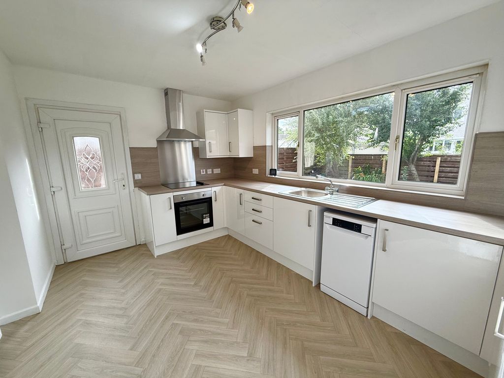 Property photo 2 of 14 2