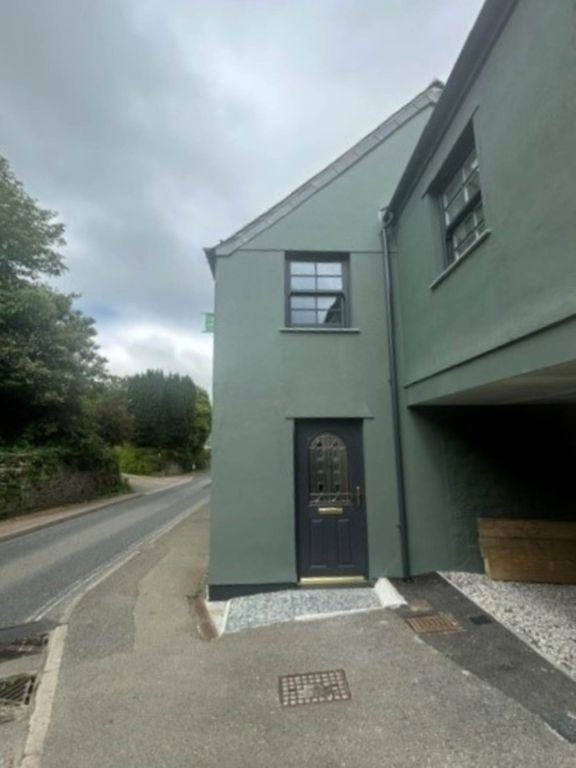 Property photo 2 of 28