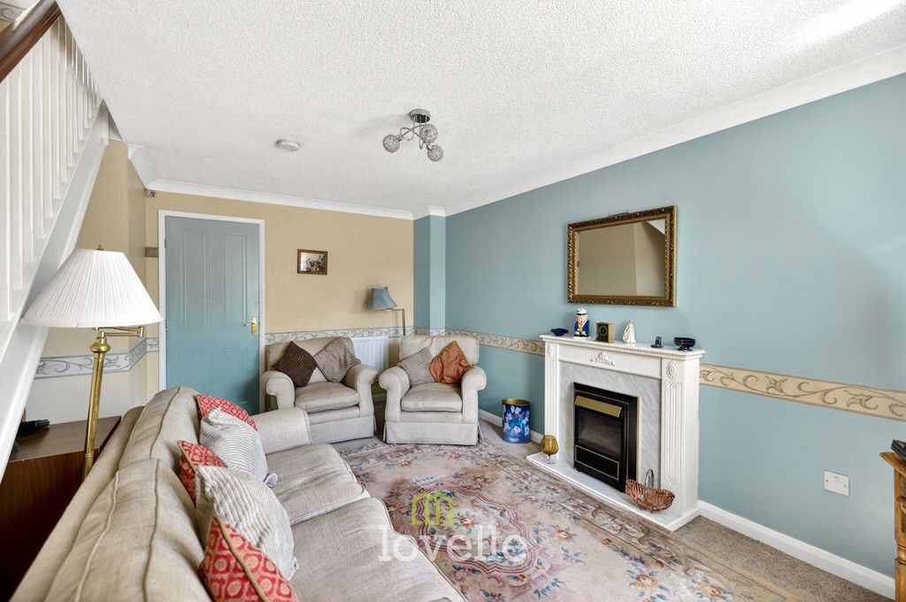 Property photo 2 of 20