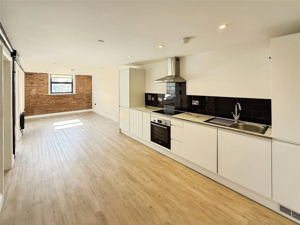 Property photo 2 of 12 Living Space