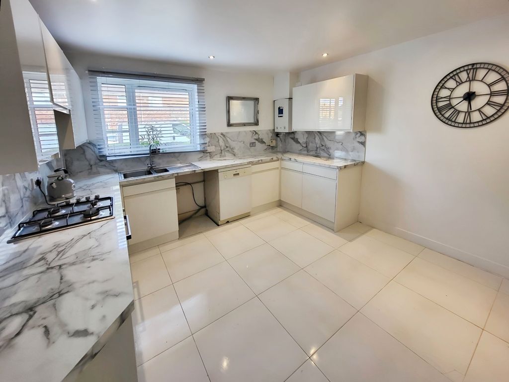 Property photo 2 of 24 Picture No. 31