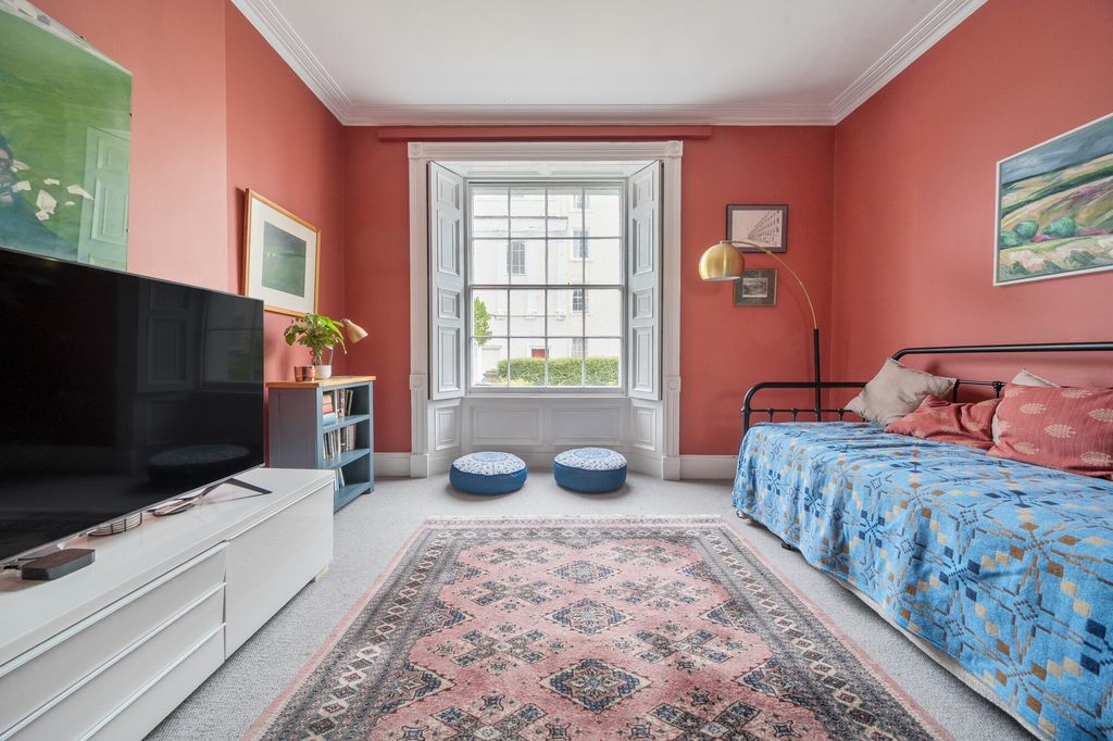 Property photo 3 of 24 Reception