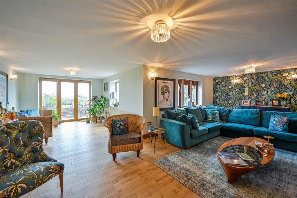 Property photo 3 of 48 Sitting Room