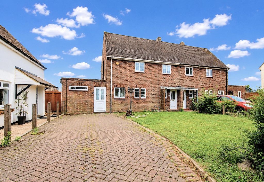Property photo 1 of 24 39Bradfordrd-H.Jpg