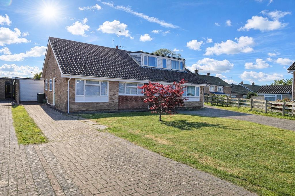 Property photo 1 of 15 27 Pine Walk - Front Shot.Jpg