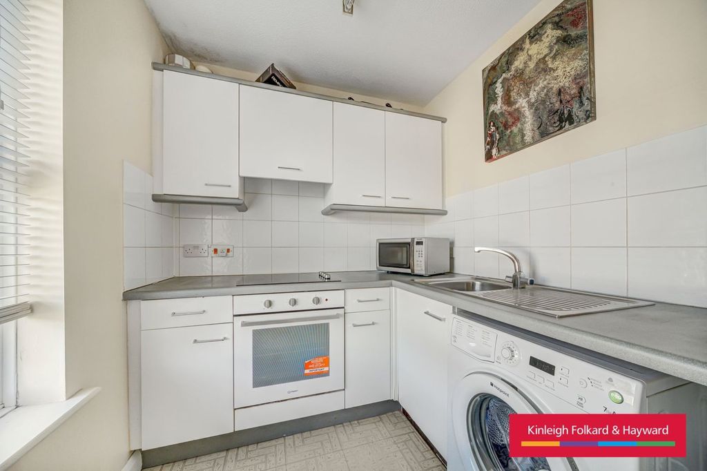 Property photo 2 of 11 Picture No. 20