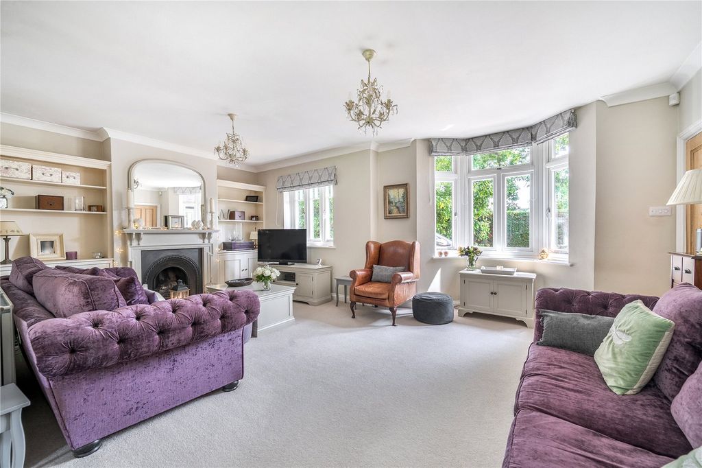 Property photo 2 of 21 Sitting Room