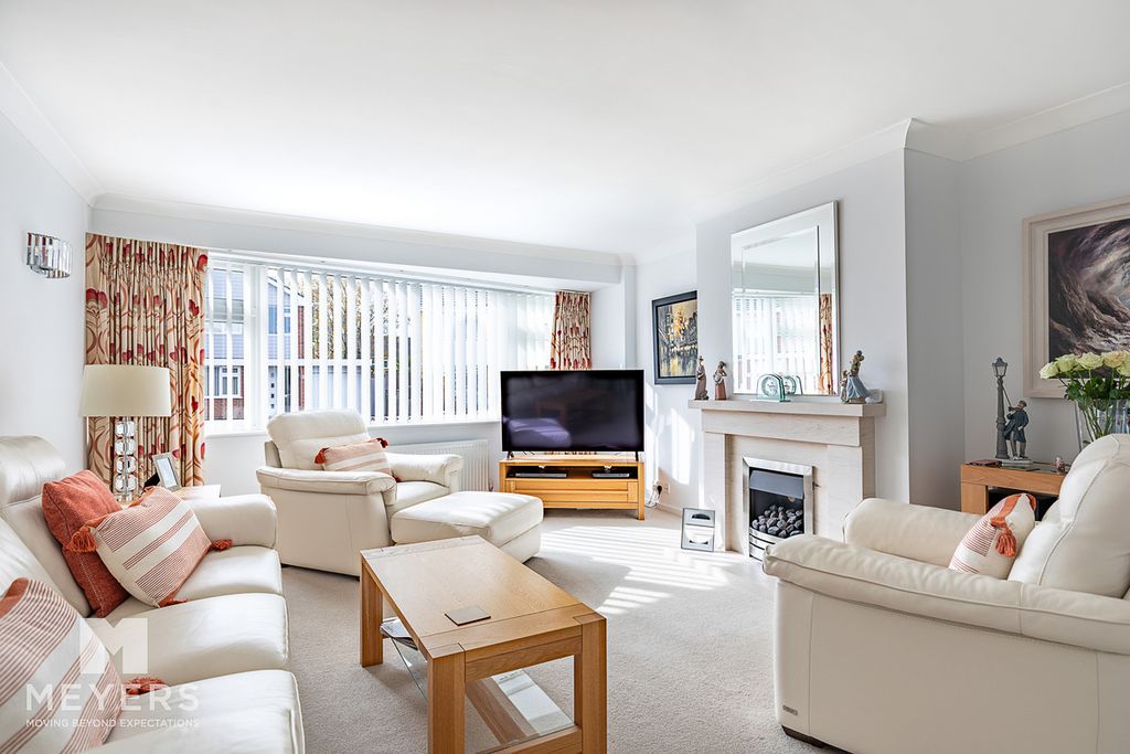 Property photo 3 of 19