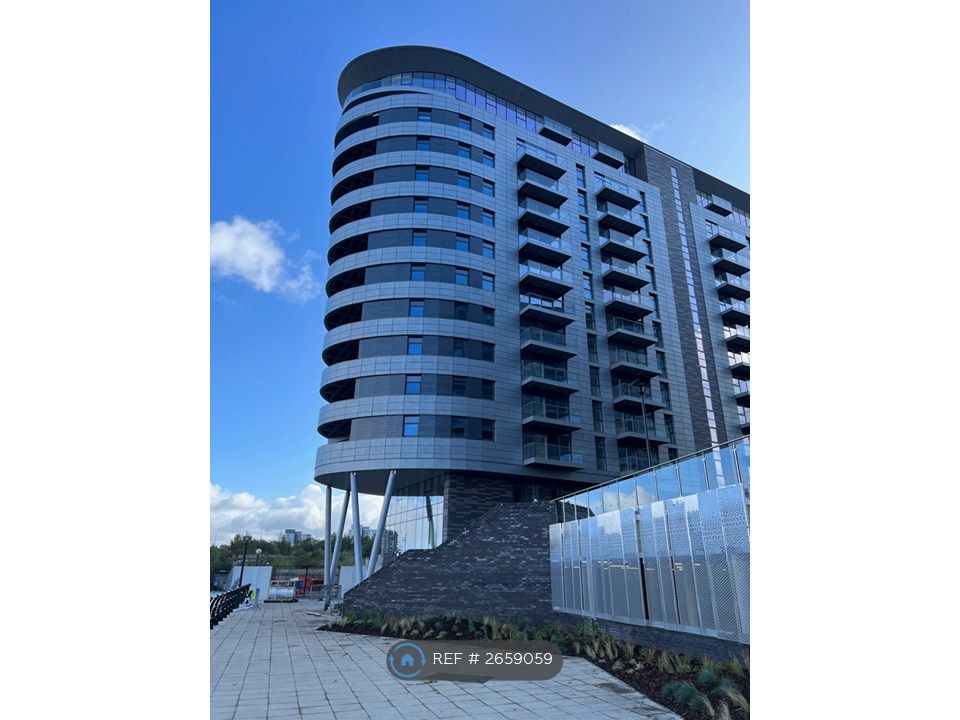 Property photo 2 of 18 Building