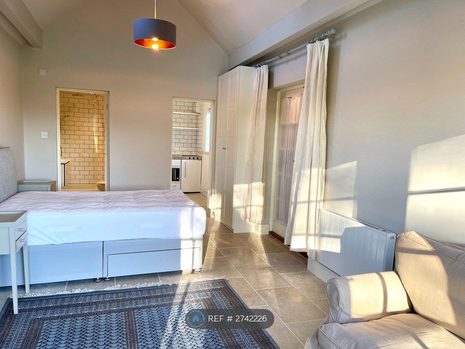 Property photo 3 of 12 Part Furnished (Optional)