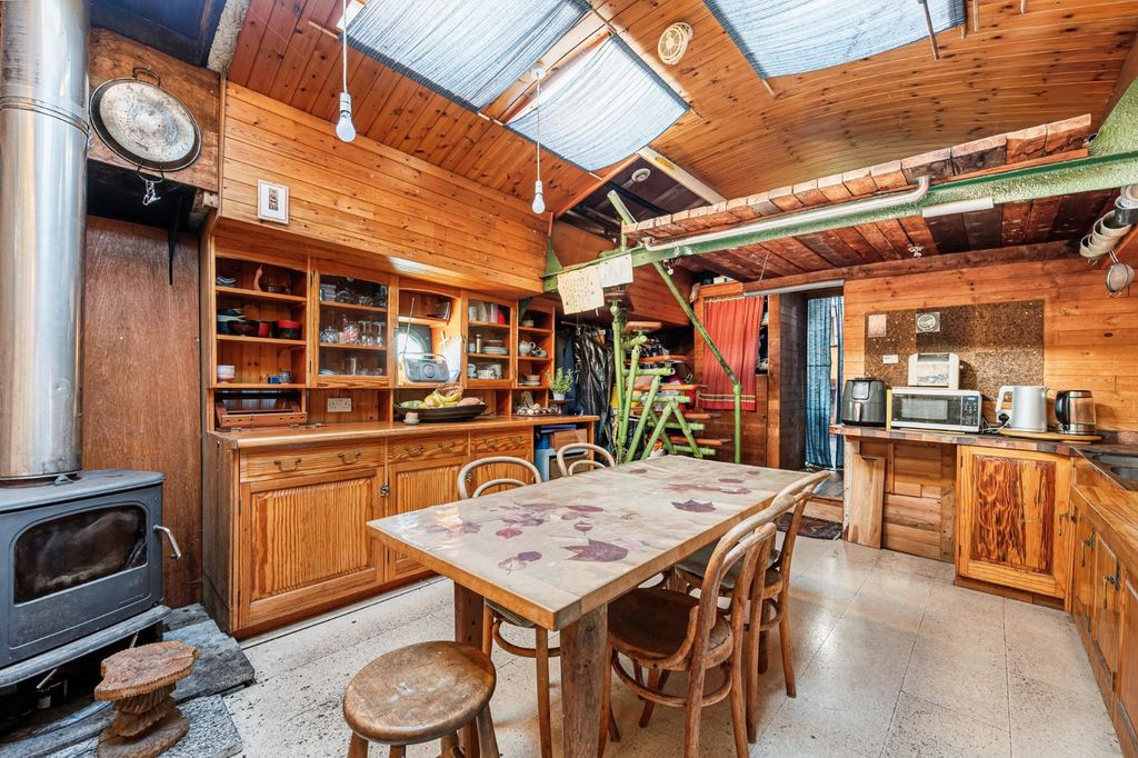 Property photo 3 of 16 Reliance-7.Jpg