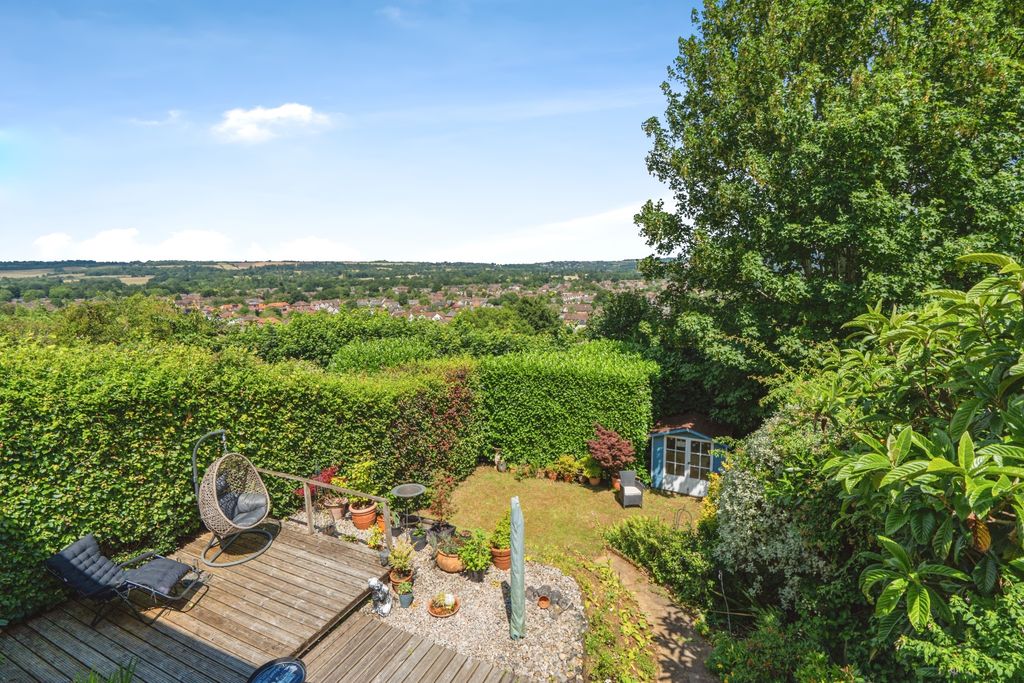 Property photo 3 of 32 Garden