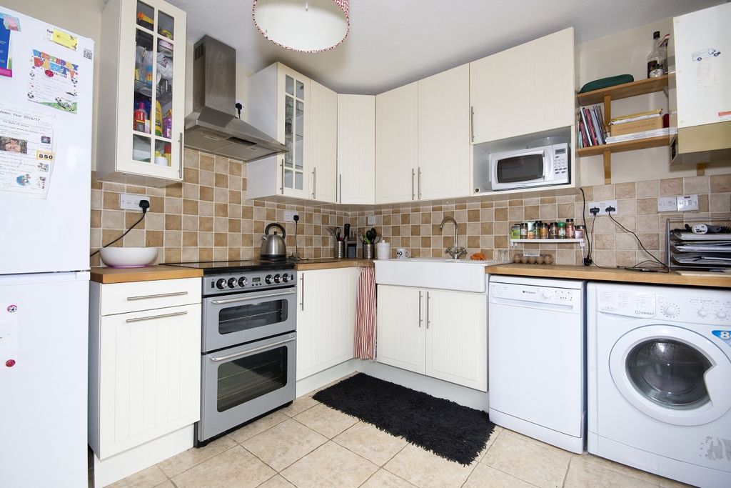 Property photo 2 of 9 Image (103)