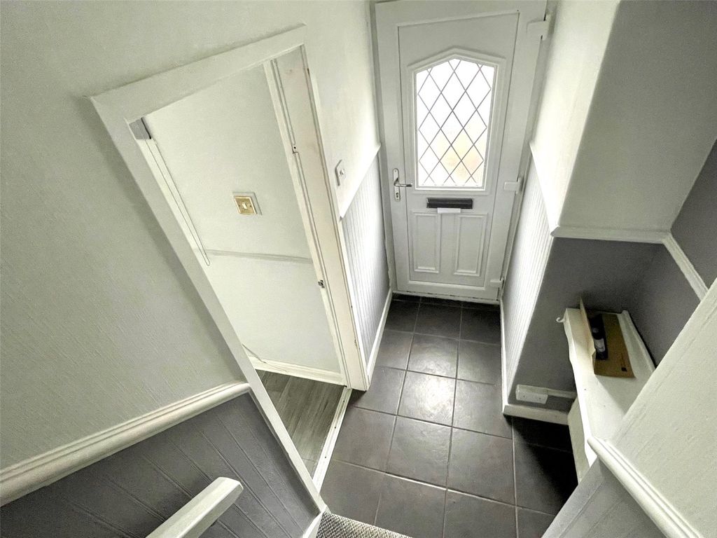 Property photo 2 of 17 Hallway