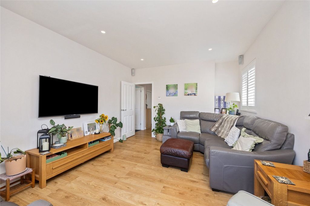Property photo 3 of 19 Picture No. 18