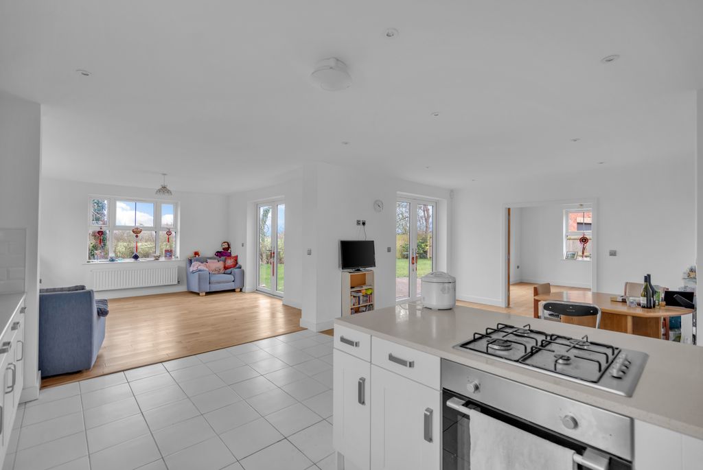 Property photo 3 of 31 Cassbrook (14)