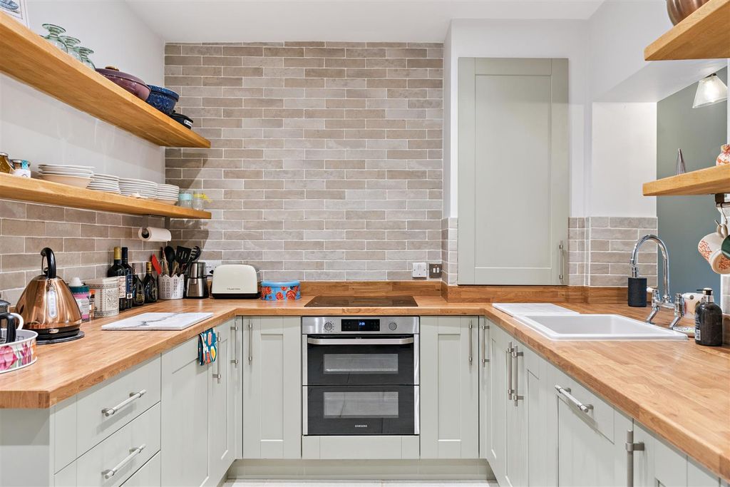 Property photo 2 of 22 Dsc07560-77F3Ca208Bf4c50906cc5d4B84Caca4B.Jpg