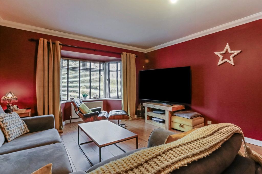 Property photo 3 of 28 Picture No. 04