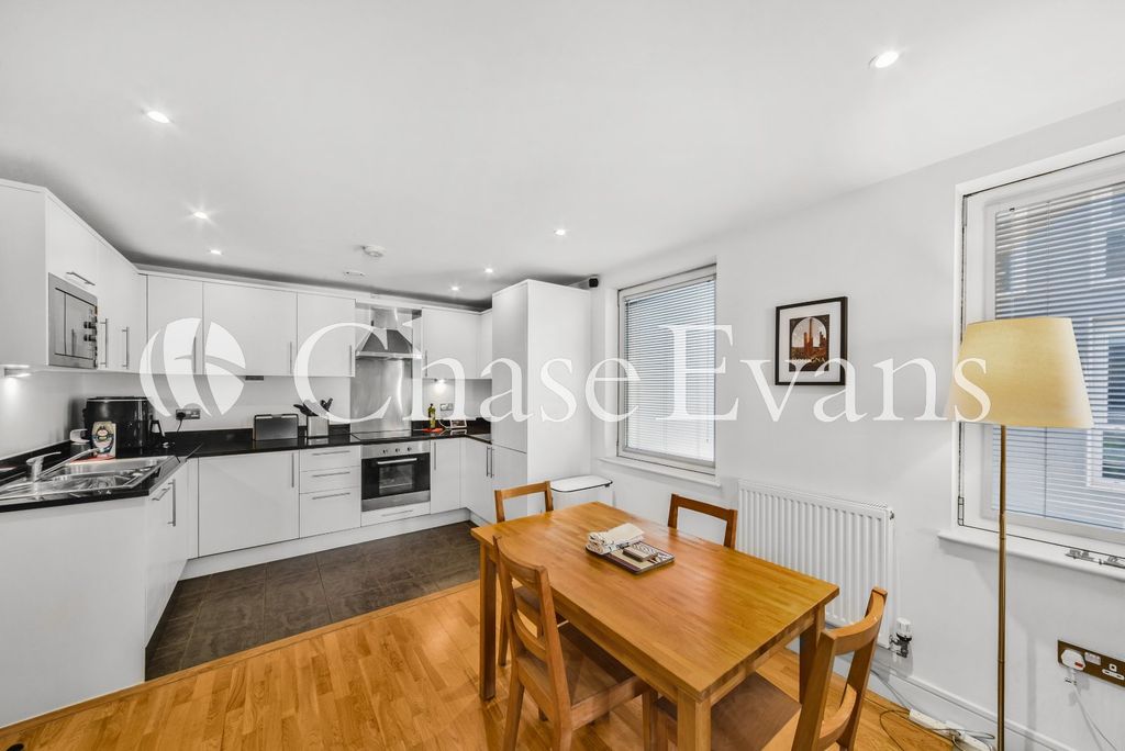 Property photo 3 of 12 Kitchen