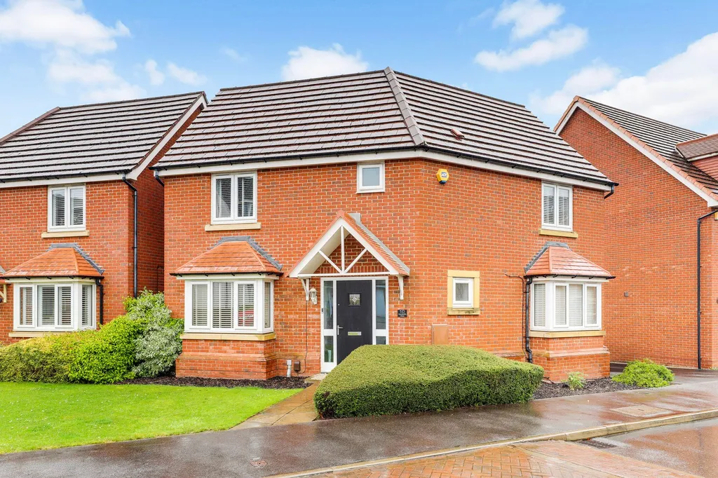 House in Ashfield, Beardall Fields, Hucknall - View 3