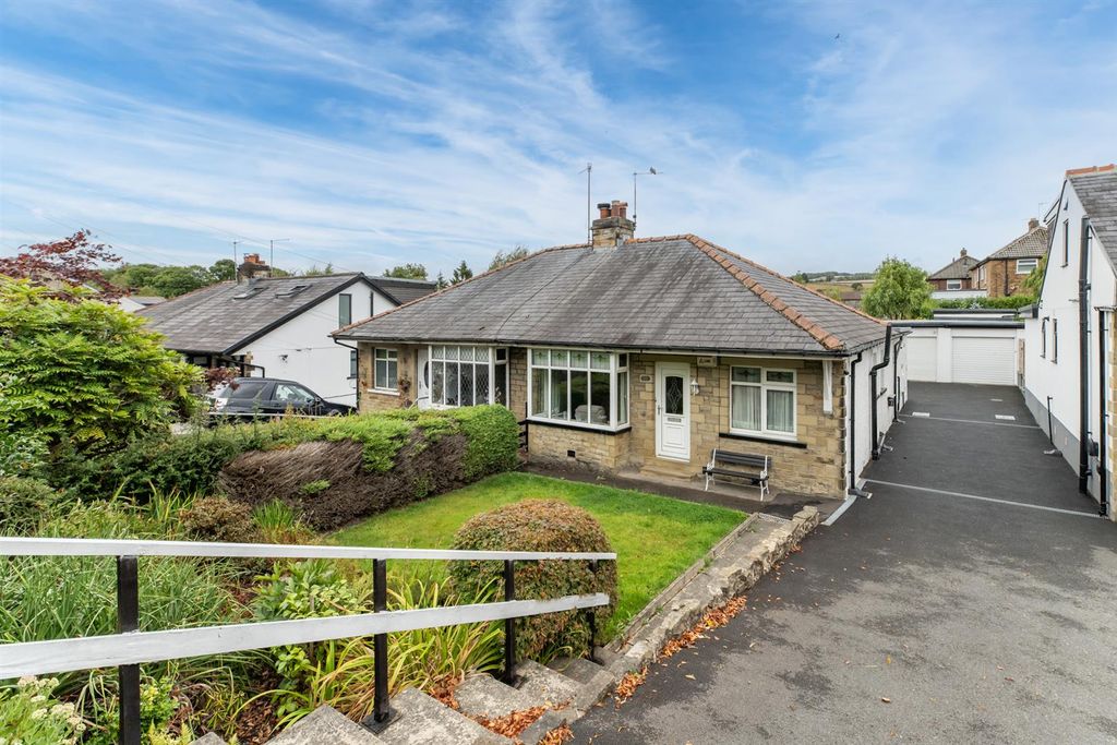 Property photo 1 of 23 Bradford Road