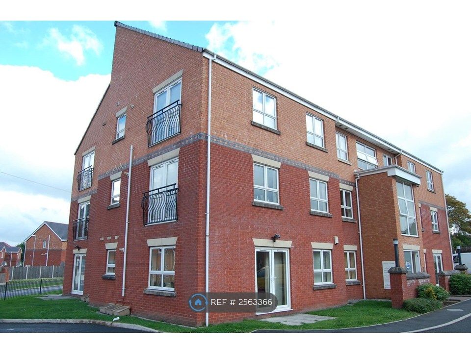Property photo 1 of 3 Top Floor Apartment