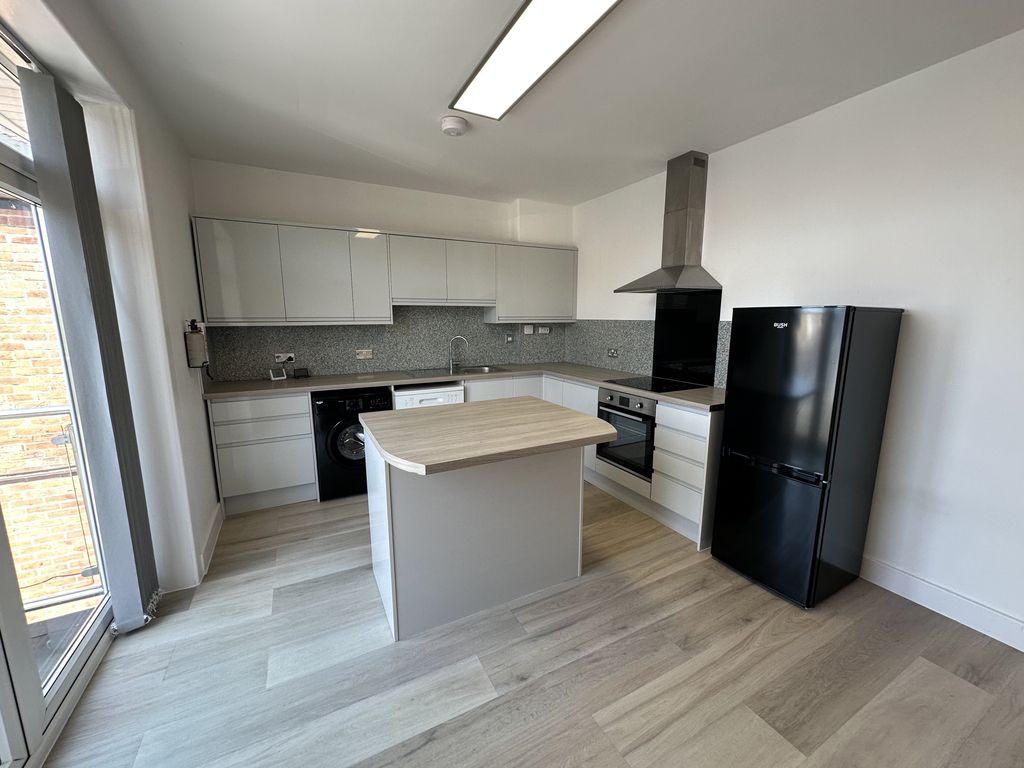 Property photo 3 of 13 Kitchen Dinning
