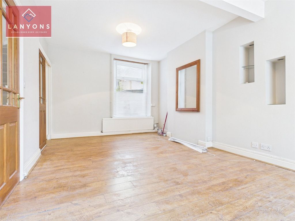 Property photo 2 of 13 Picture No. 27
