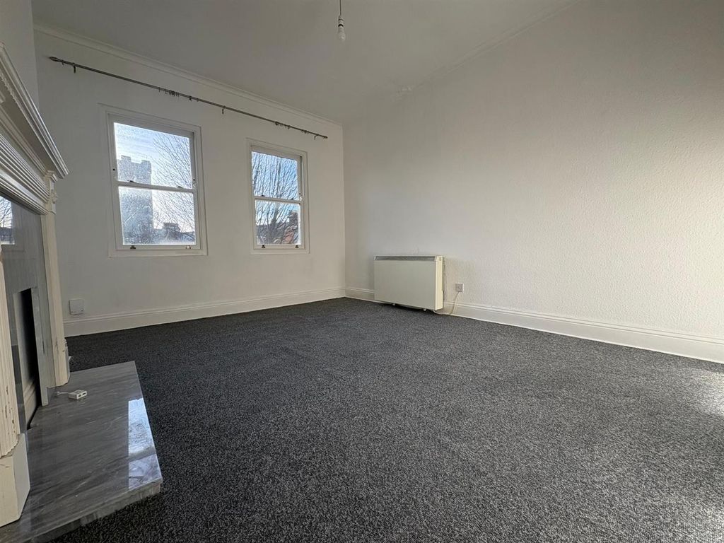 Property photo 2 of 6 8A36835B-7389-473E-Ad15-6Fec5312B4B3.Jpeg