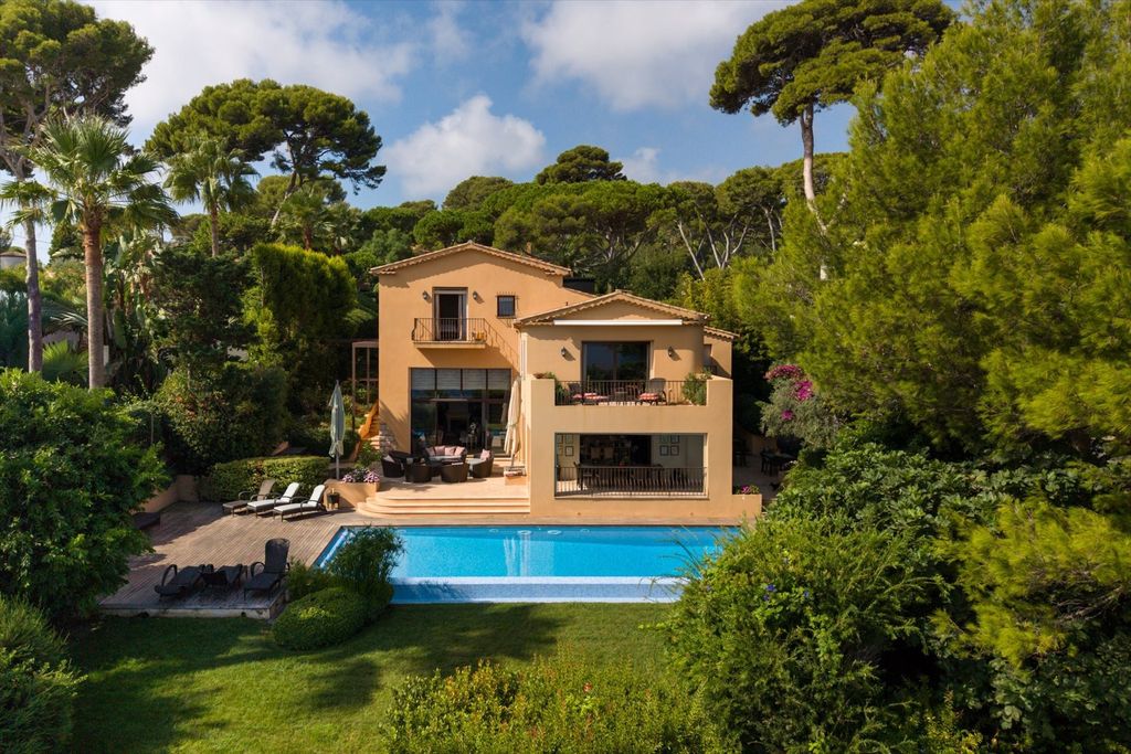 Property photo 1 of 14 Splendid Provencal Villa - 284m² - Cap D'antibes