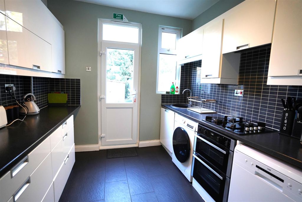 Property photo 2 of 13 Dsc00402-Modified.Jpg