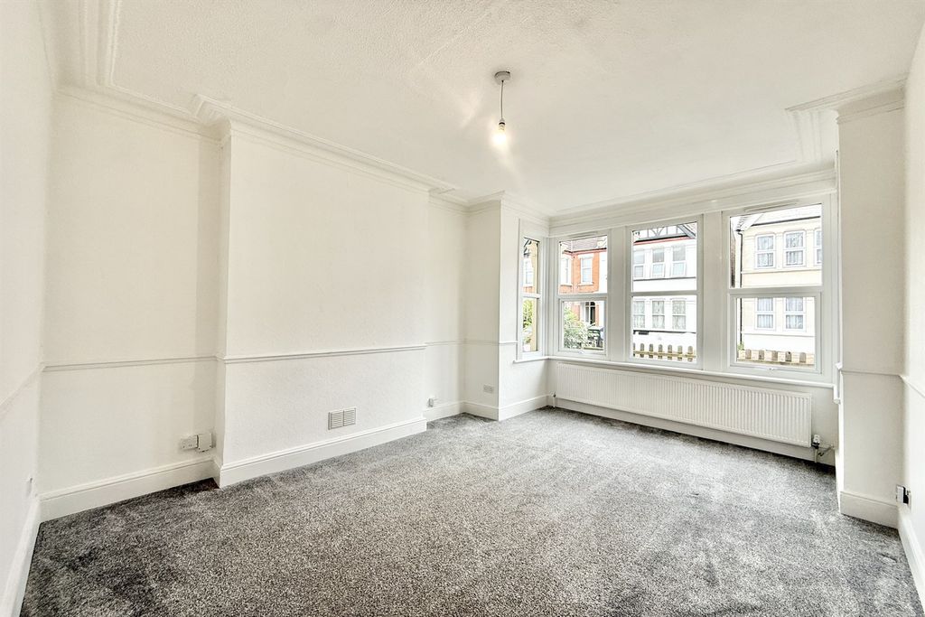 Property photo 1 of 6 (Main)