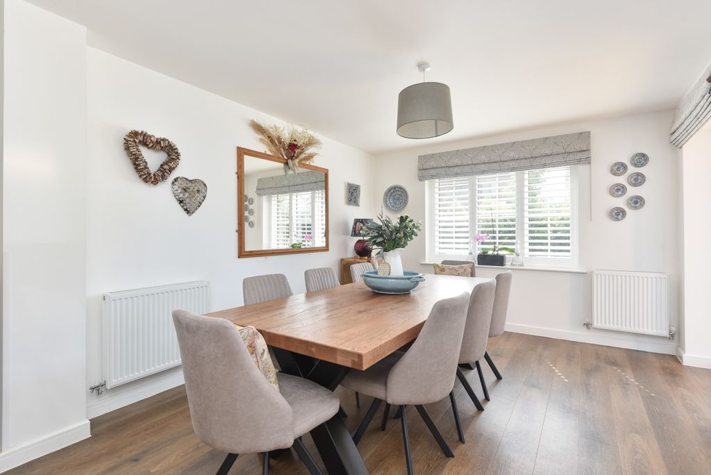 Property photo 3 of 27 52579412