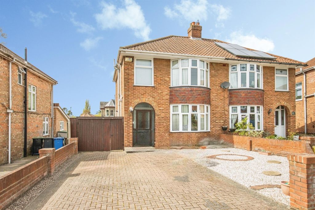 Property photo 1 of 20