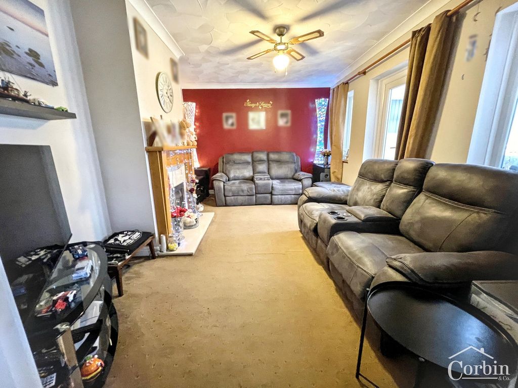 Property photo 3 of 13