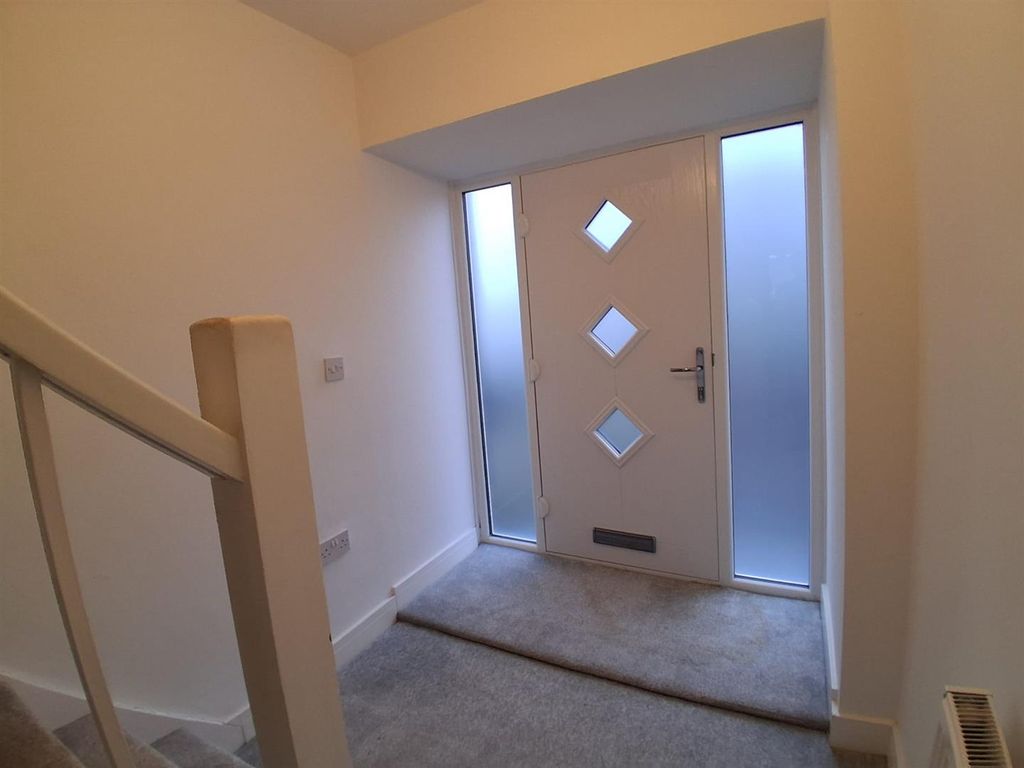 Property photo 2 of 12 Entrance