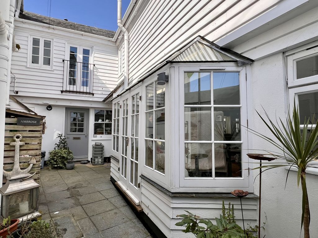 Property photo 1 of 16 3Â Bedroom Semi-Detached House For Sale
