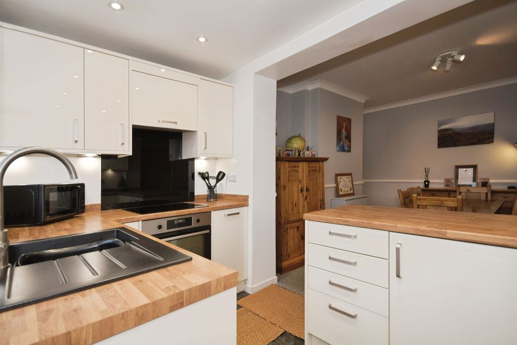 Property photo 3 of 20