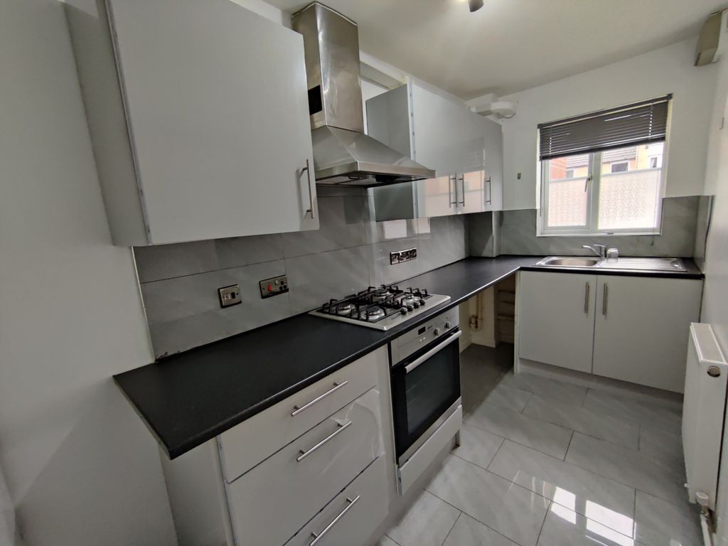 Property photo 3 of 12 3546-Hr-3.Jpg